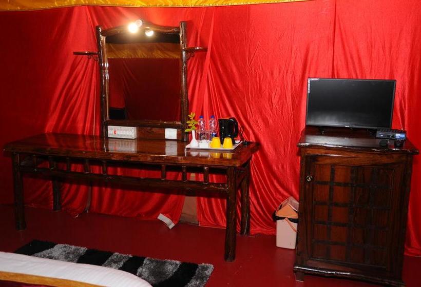 Resort Trippers Stay 17