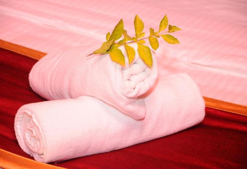 Resort Trippers Stay 19