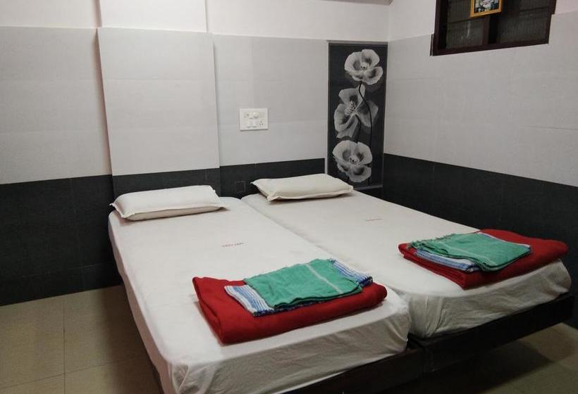 Hotel Sanman Lodge 13