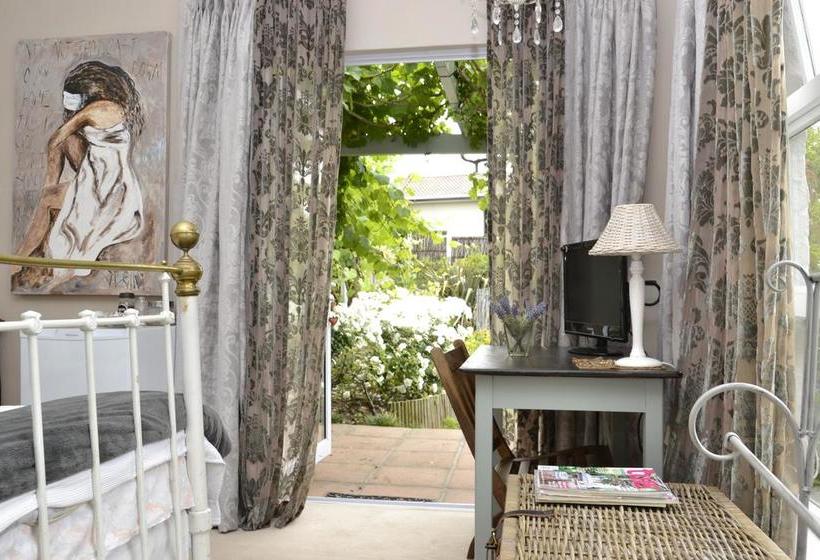 Bed and Breakfast Three Oaks 6