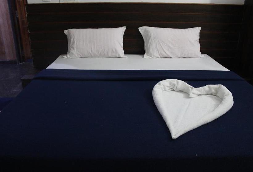 Hotel Bright Inn Comforts 11