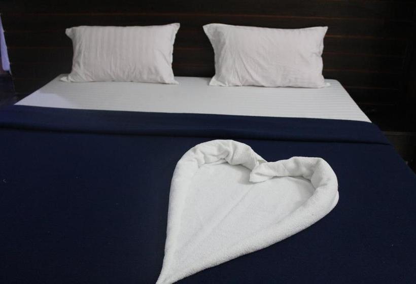 Hotel Bright Inn Comforts 14