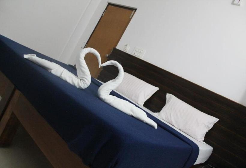 Hotel Bright Inn Comforts 15