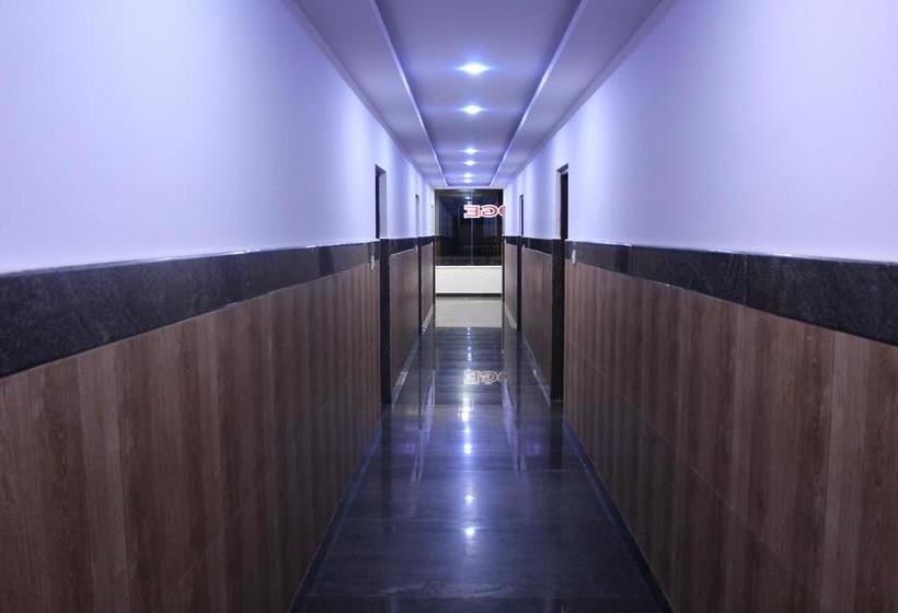 Hotel Bright Inn Comforts 8