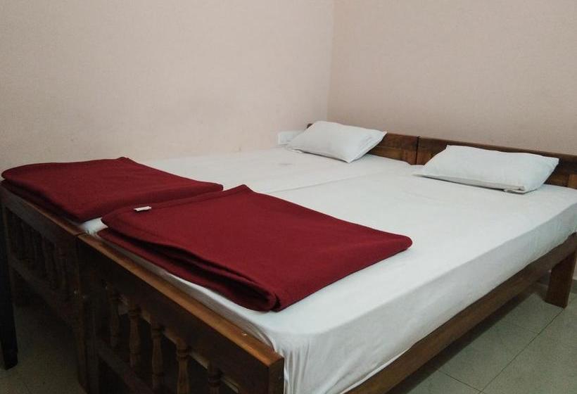 Hotel Sri Kalleshwara Lodge 11