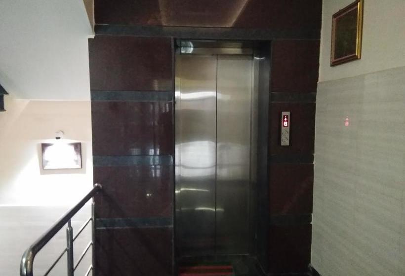 Hotel Sri Kalleshwara Lodge 17