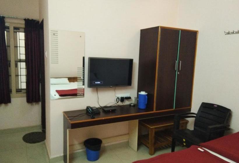 Hotel Sri Kalleshwara Lodge 9