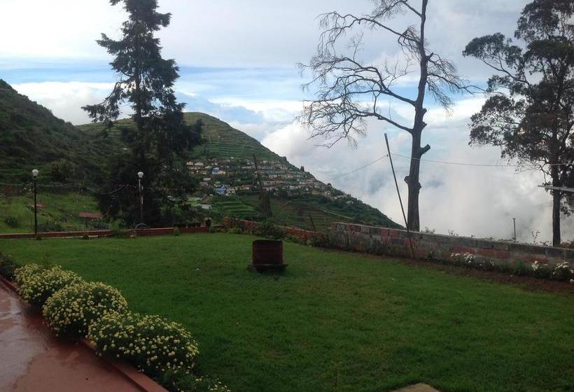 Hotel The First Corner Residency 1