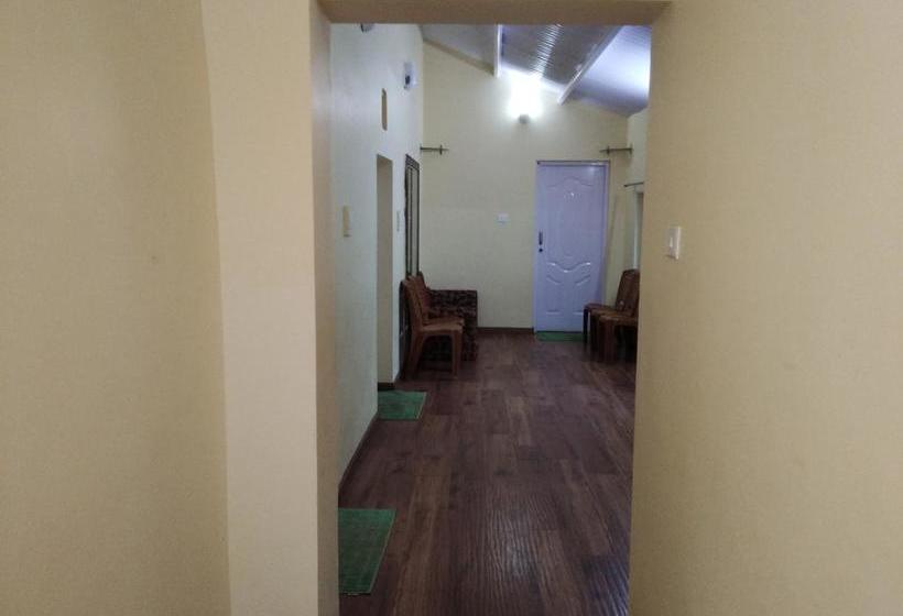 Hotel The First Corner Residency 10