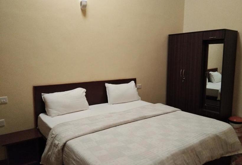 Hotel The First Corner Residency 14