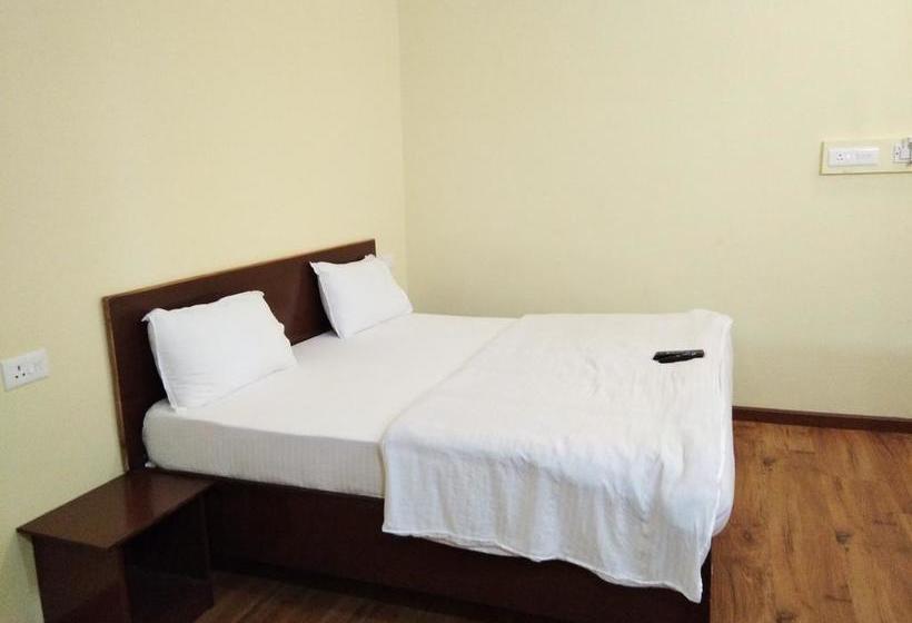 Hotel The First Corner Residency 16