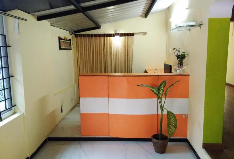 Hotel The First Corner Residency 5