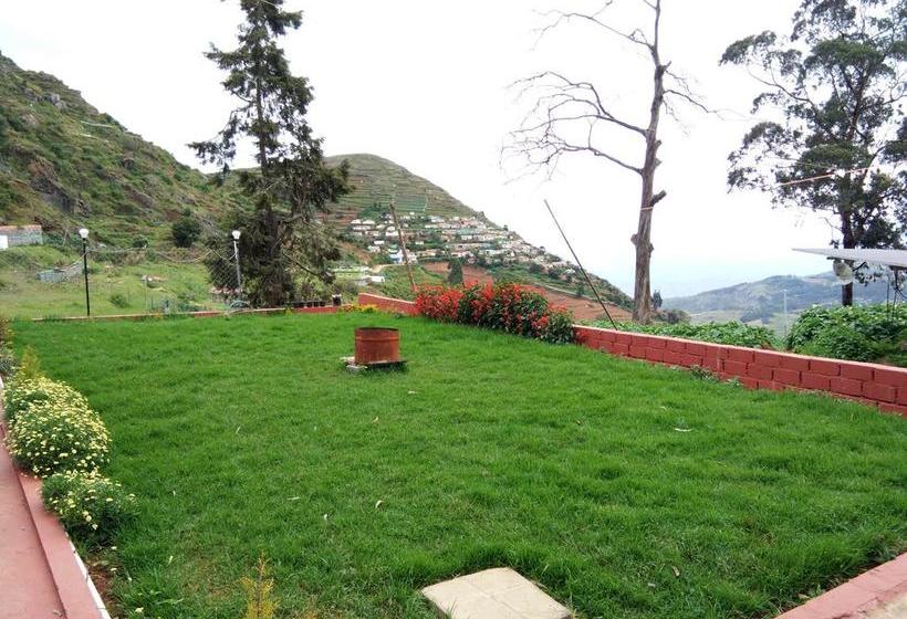 Hotel The First Corner Residency 8