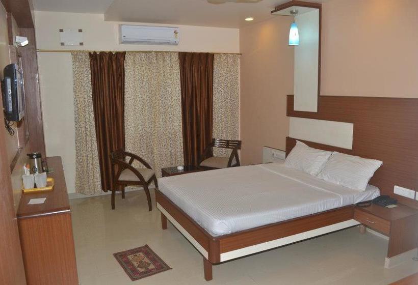 Hotel Nayak Beach Resort 5