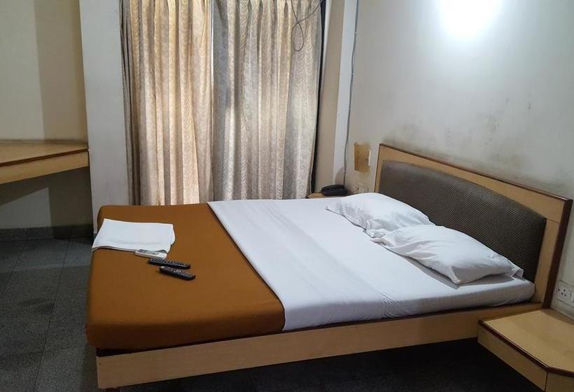 Hotel Greenwood Silvassa