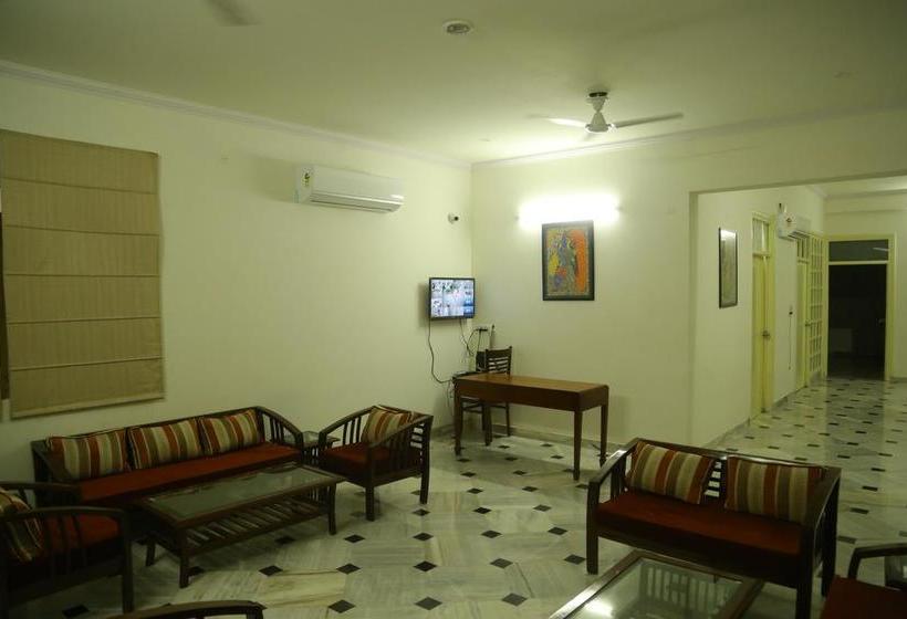 Bed and Breakfast Safarnama Agra 14