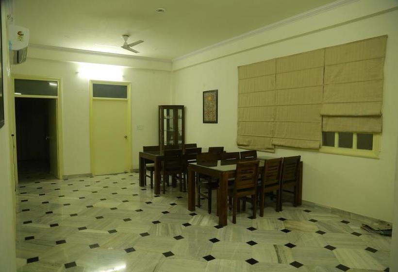 Bed and Breakfast Safarnama Agra 18