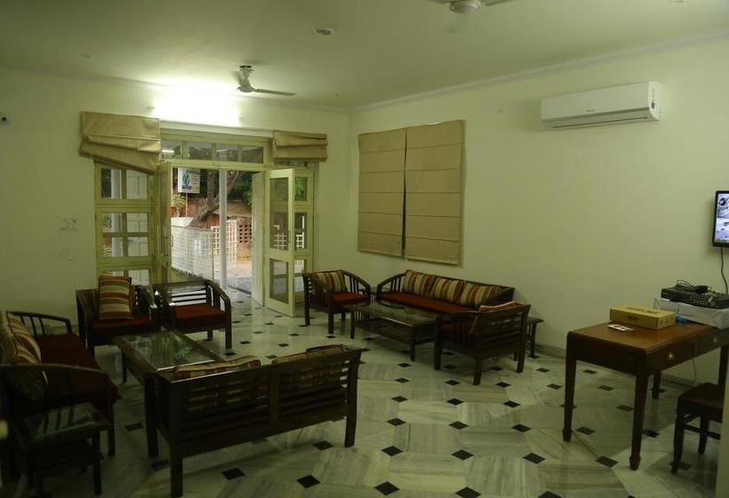 Bed and Breakfast Safarnama Agra 20