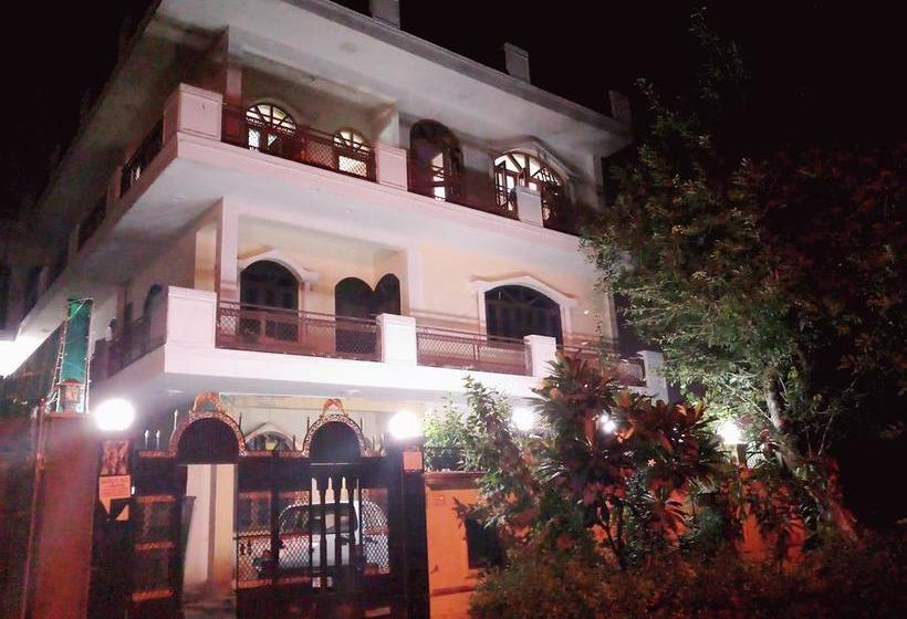 Maruti Hostel Greater Noida