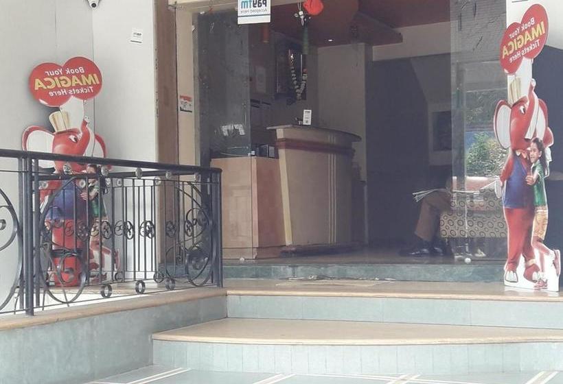 Hotel Ashwin White House 11