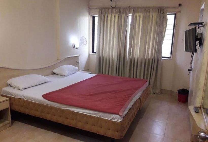 Hotel Ashwin White House 14