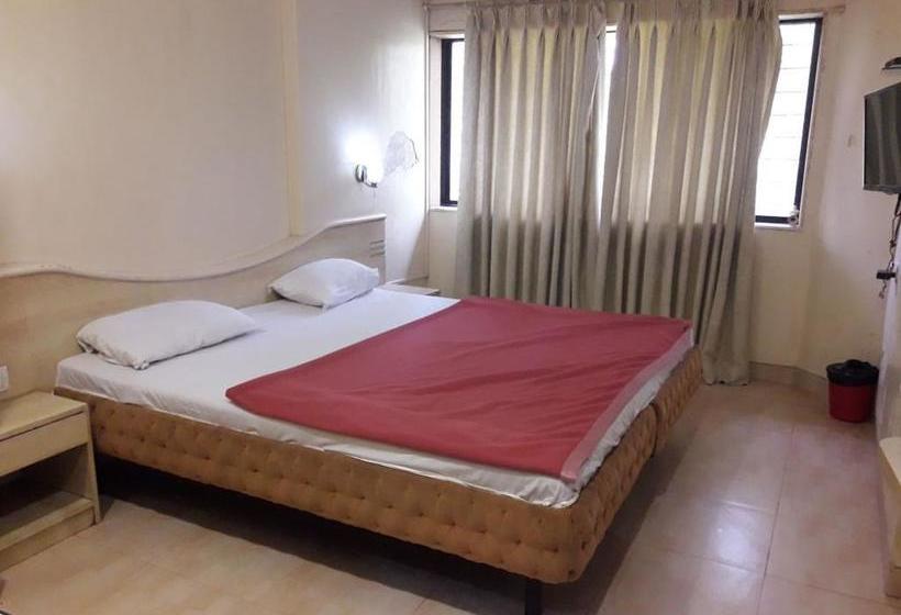 Hotel Ashwin White House 17