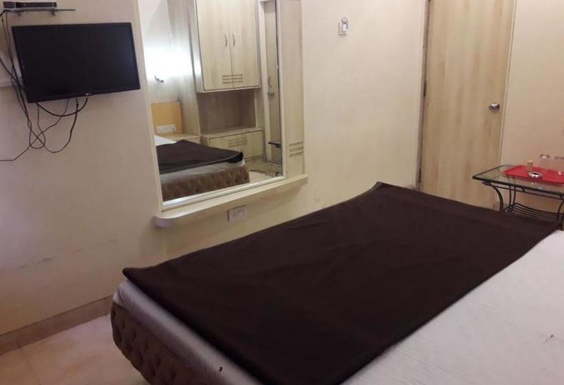 Hotel Ashwin White House 9