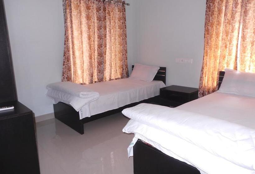 Hotel Plaza Residency 9