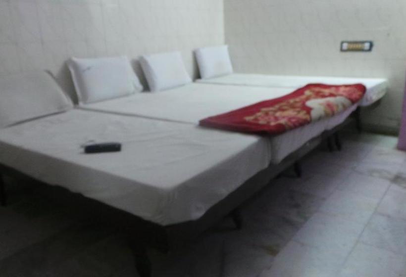 Hotel Sai Ram Deluxe 1