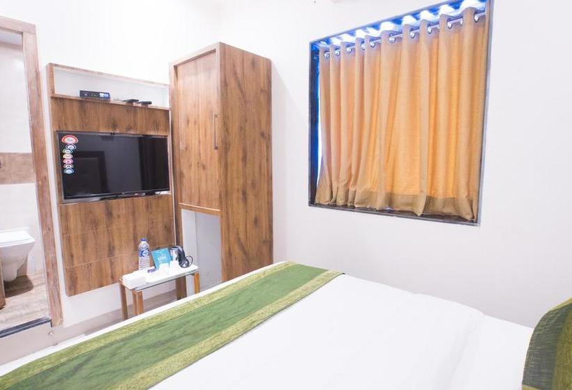 Hotel Treebo Amber International 15