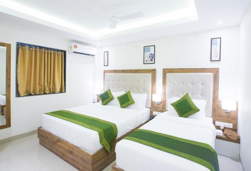 Hotel Treebo Amber International 18