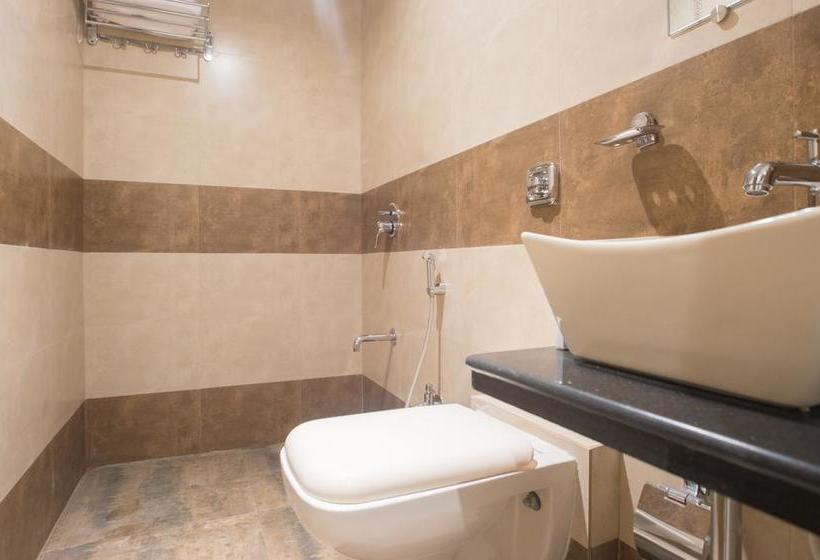 Hotel Treebo Amber International 9