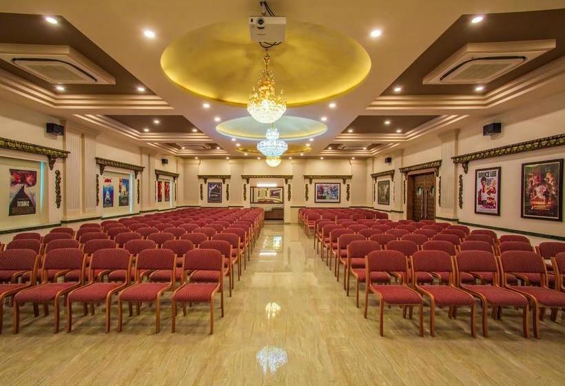 Fabhotel Cinemascope East Coast Road 8