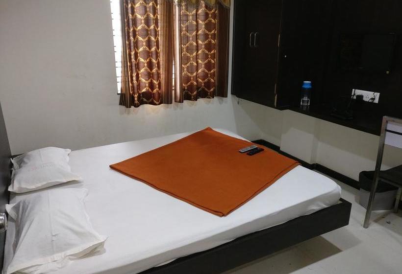 Hotel Brindavan Lodge 10