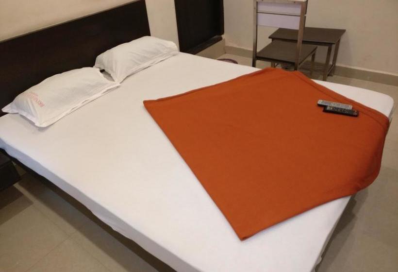 Hotel Brindavan Lodge 8