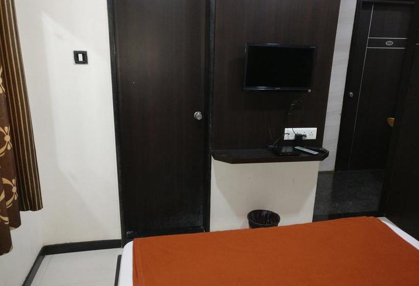 Hotel Brindavan Lodge 9