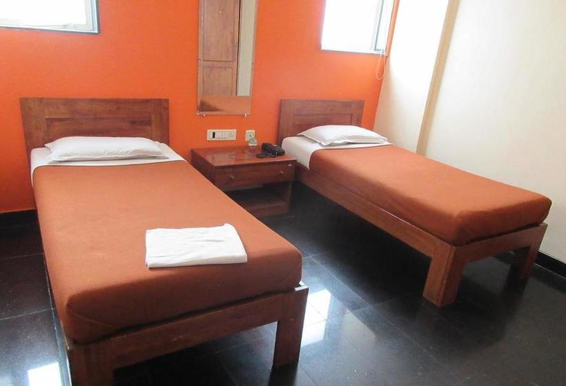 Hotel Room Maangta 132 @ Vile Parle West 2