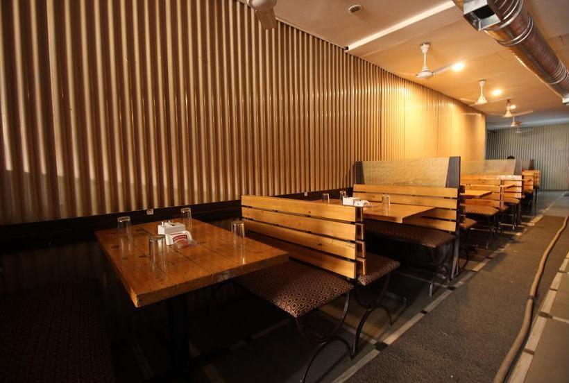 Hotel Room Maangta 132 @ Vile Parle West 3