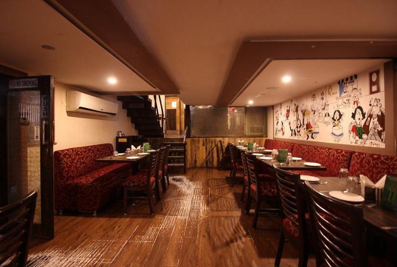 Hotel Room Maangta 132 @ Vile Parle West 4