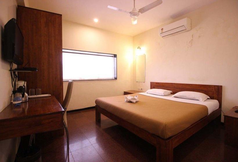 Hotel Room Maangta 132 @ Vile Parle West 6
