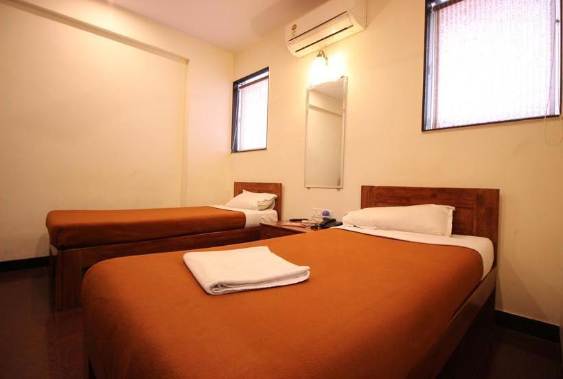 Hotel Room Maangta 132 @ Vile Parle West 7