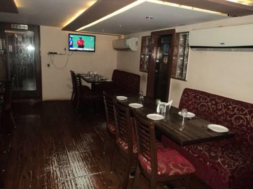 Hotel Room Maangta 132 @ Vile Parle West 9