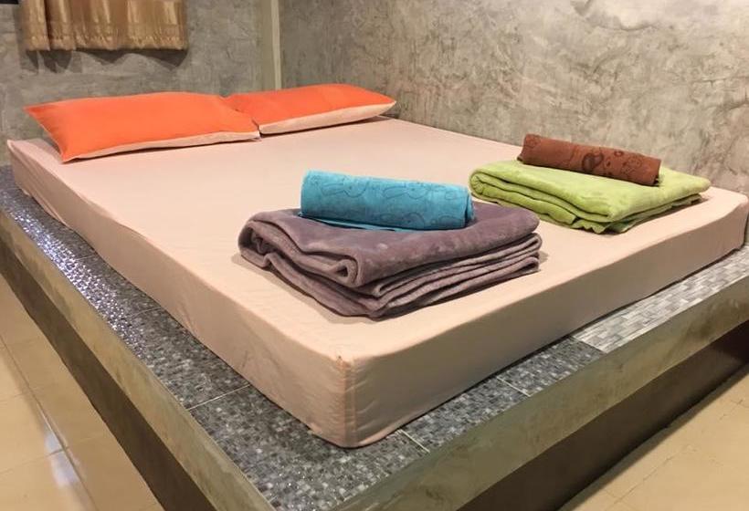 Hotel White Square Rayong 14