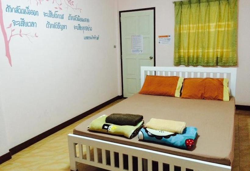 Hotel White Square Rayong 8