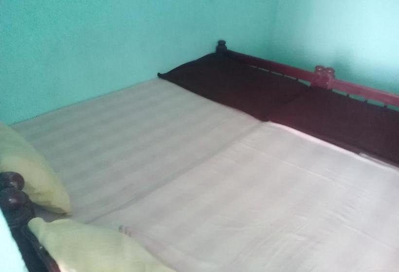 Hotel Prarthana Tourist Home 10