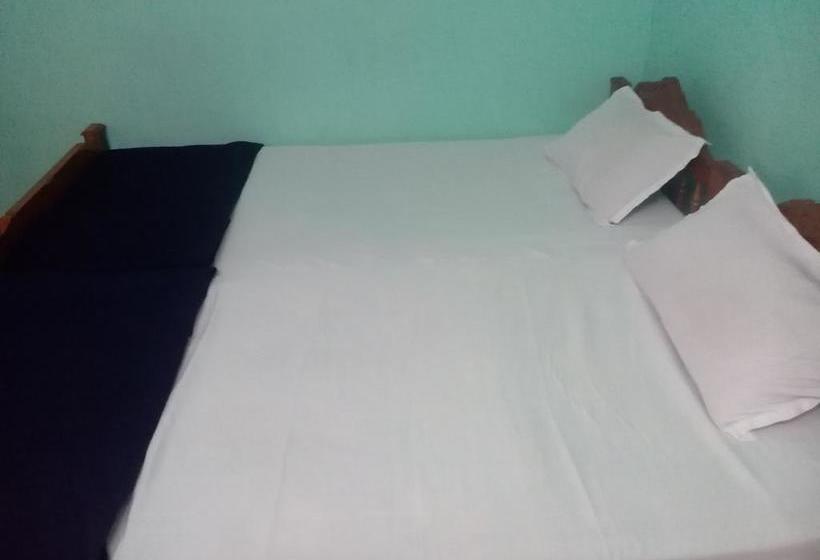 Hotel Prarthana Tourist Home 13