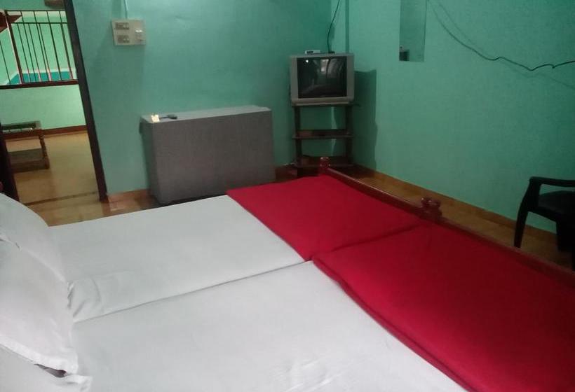 Hotel Prarthana Tourist Home 2