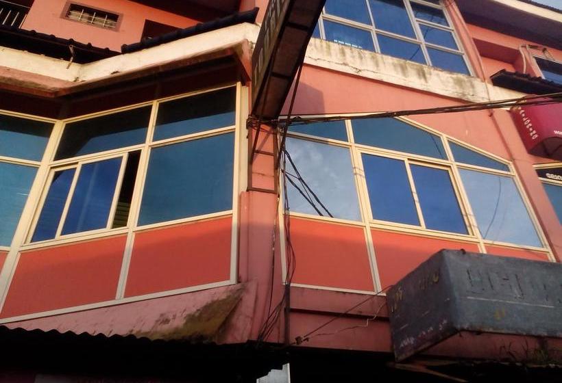 Hotel Prarthana Tourist Home 4