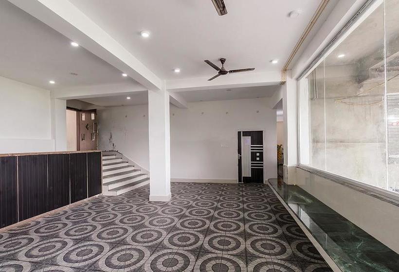 Hotel Oyo 5638 Om Regency I 10