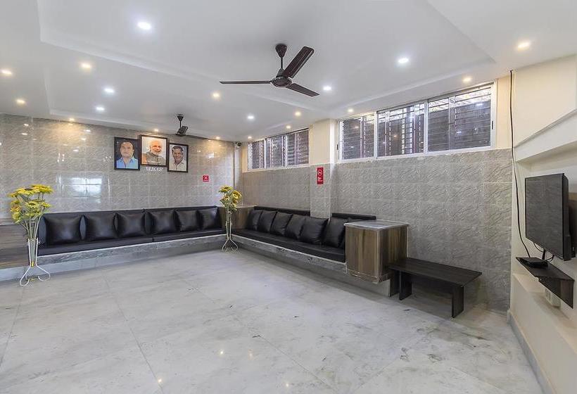 Hotel Oyo 5638 Om Regency I 11